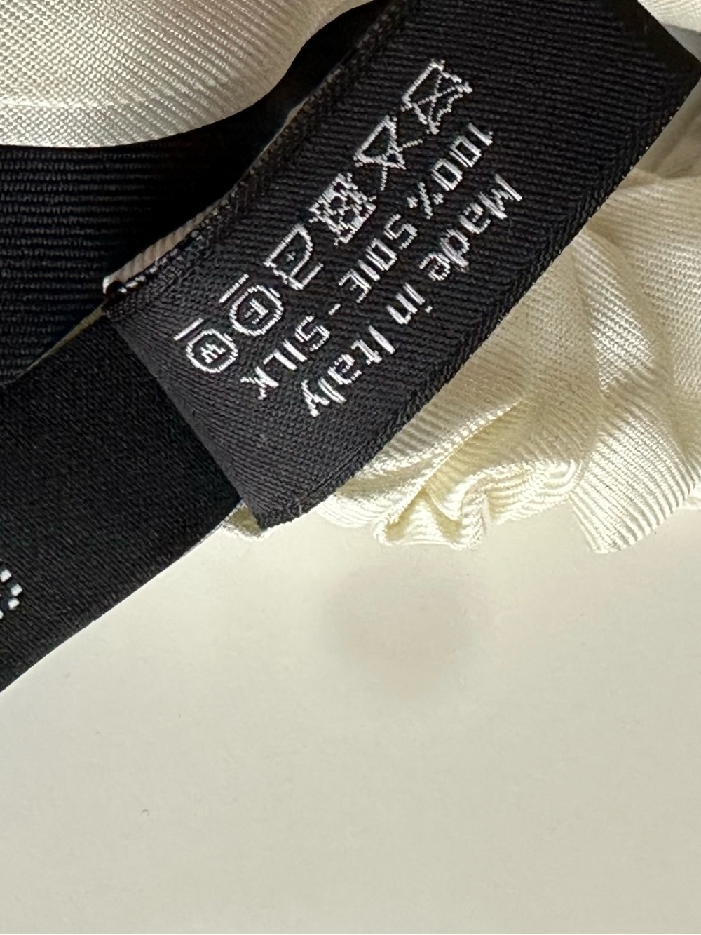 CHANEL Black & Ivory Two-Tone Bow Scrunchie - Picture 15 of 16